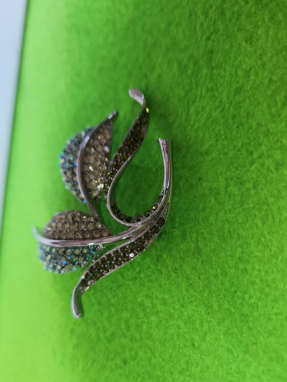 Vintage Silver-Tone Green Crystal Leaf Brooch - Women Jewelry